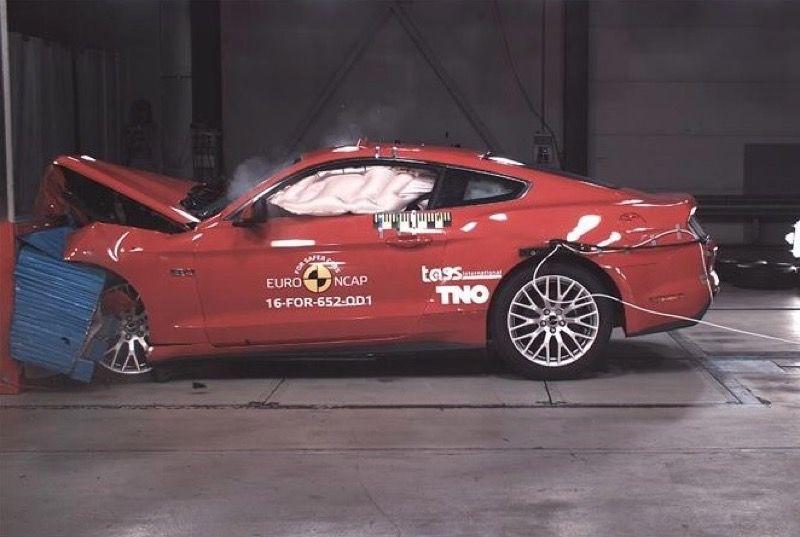 Crash test Euro NCAP: disastro Ford Mustang, bene le Volvo