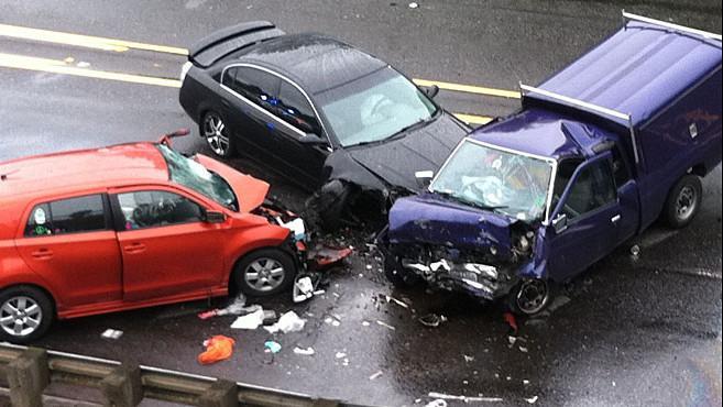 Risarcimento diretto tra più auto coinvolte in incidente: le novità 2017