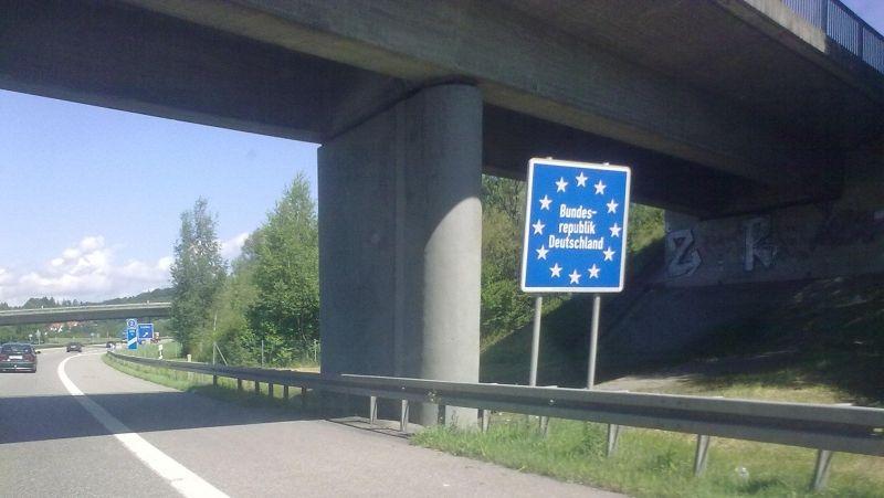 Autostrade in Germania: il pedaggio per stranieri fa infuriare l'Europa