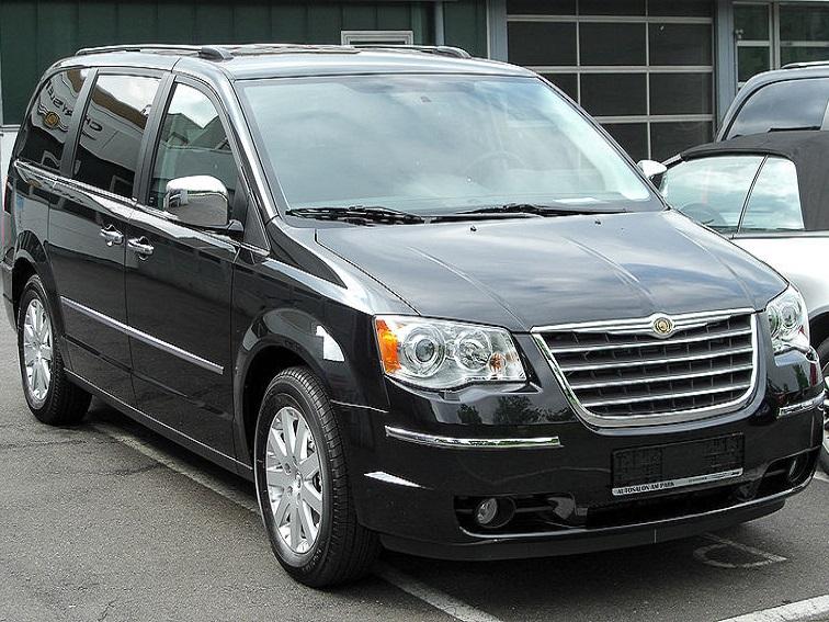 Richiamo per Chrysler Grand Voyager e Dodge Caravan: problemi con i sedili