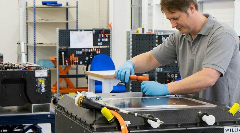 UK: dalla pista alle batterie, il futuro Williams nelle auto elettriche