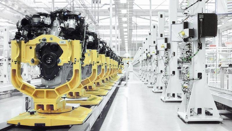 Jaguar avvia la rivoluzione dei motori 4 cilindri: in arrivo a estate