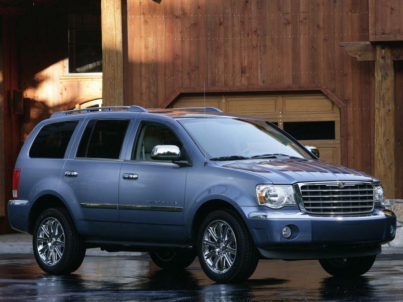 Problemi con l'airbag: Chrysler richiama il modello Aspen