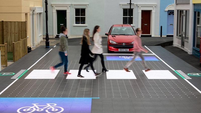 Le strisce pedonali diventano a LED e interattive, a Londra sono reali