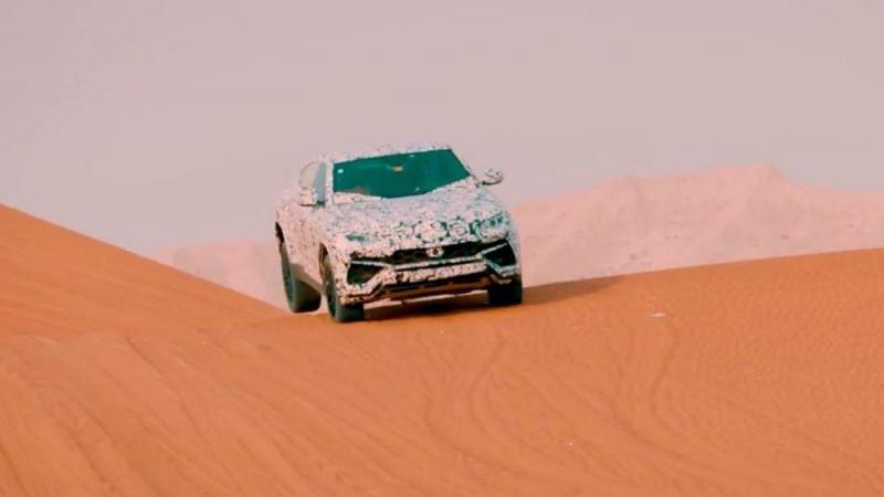 La Urus alle prese con le dune, il SUV Lamborghini sfida il deserto [VIDEO]
