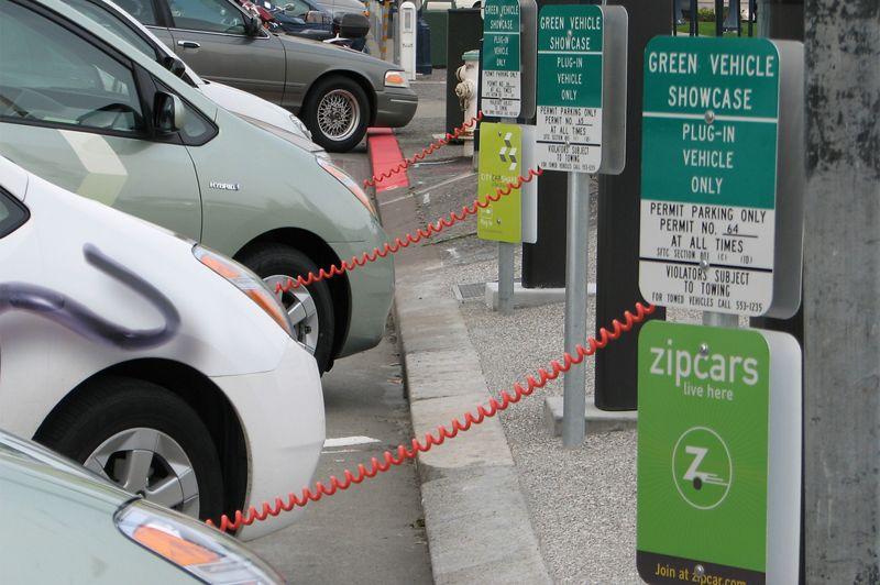 Il Maine (USA) tassa auto elettriche e ibride. Ecco perché