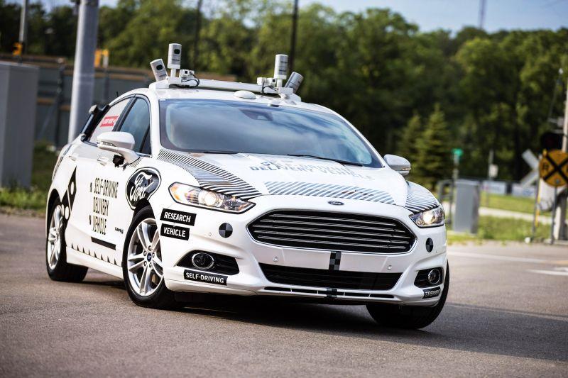 Auto robot in panne, l'assistenza arriva dal cielo