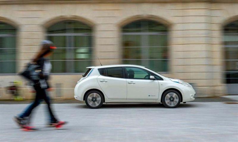 Stop al silenzio delle auto ibride ed elettriche dal 2019