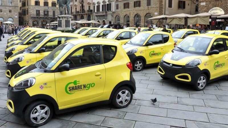 Italiani, nuova mobilità? Solo il 2% si sposta con il car sharing