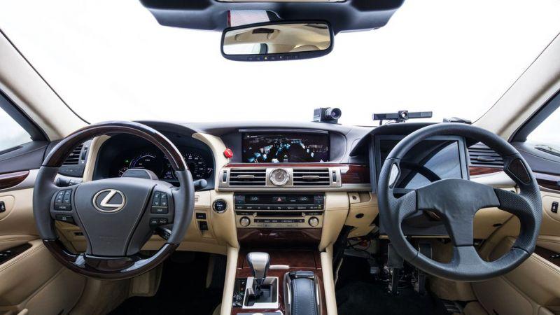 Toyota compra la tecnologia Uber e salva i piani sulla guida autonoma
