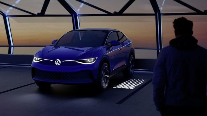 Volkswagen svela i fari a LED interattivi per le auto connesse [VIDEO]
