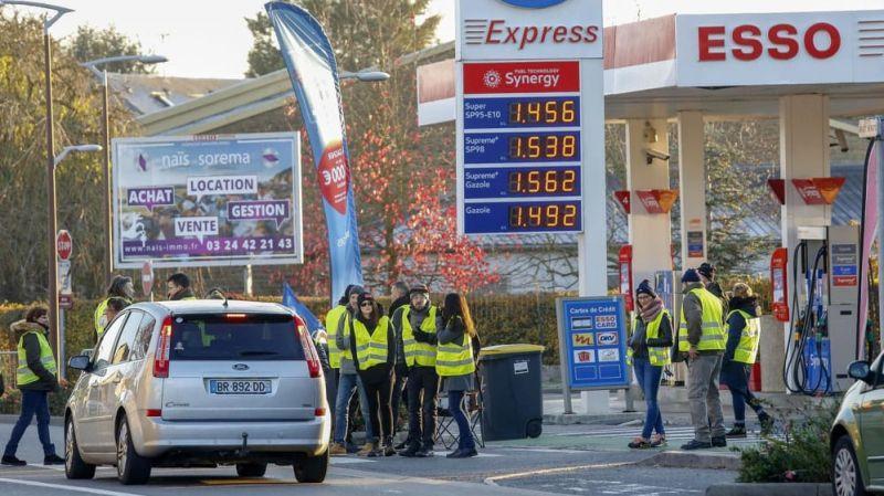 Caos Francia: non solo aumenti benzina, ma anche tasse e l'”Uber” delle multe