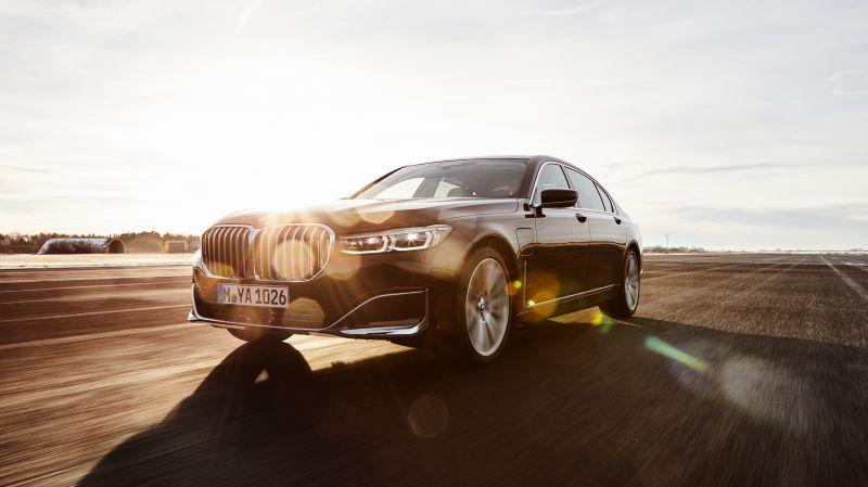 BMW 745e 2019: con l'ibrida riguadagna 2 cilindri