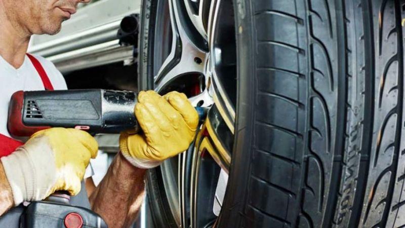 Pneumatici auto: il 70% degli automobilisti va in officina una volta l'anno