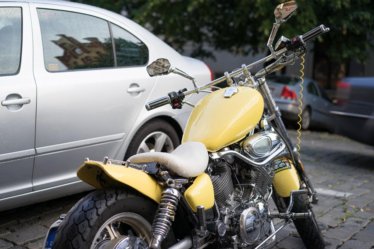 Sorpasso a moto e bici