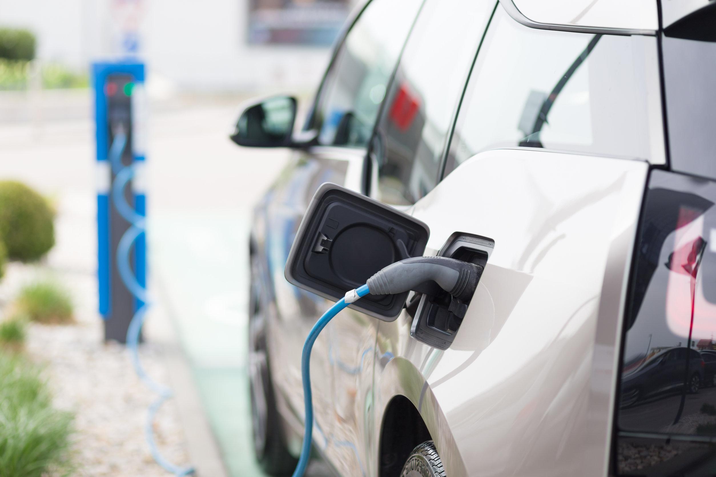 Ricarica auto elettriche: come scegliere il cavo migliore? 