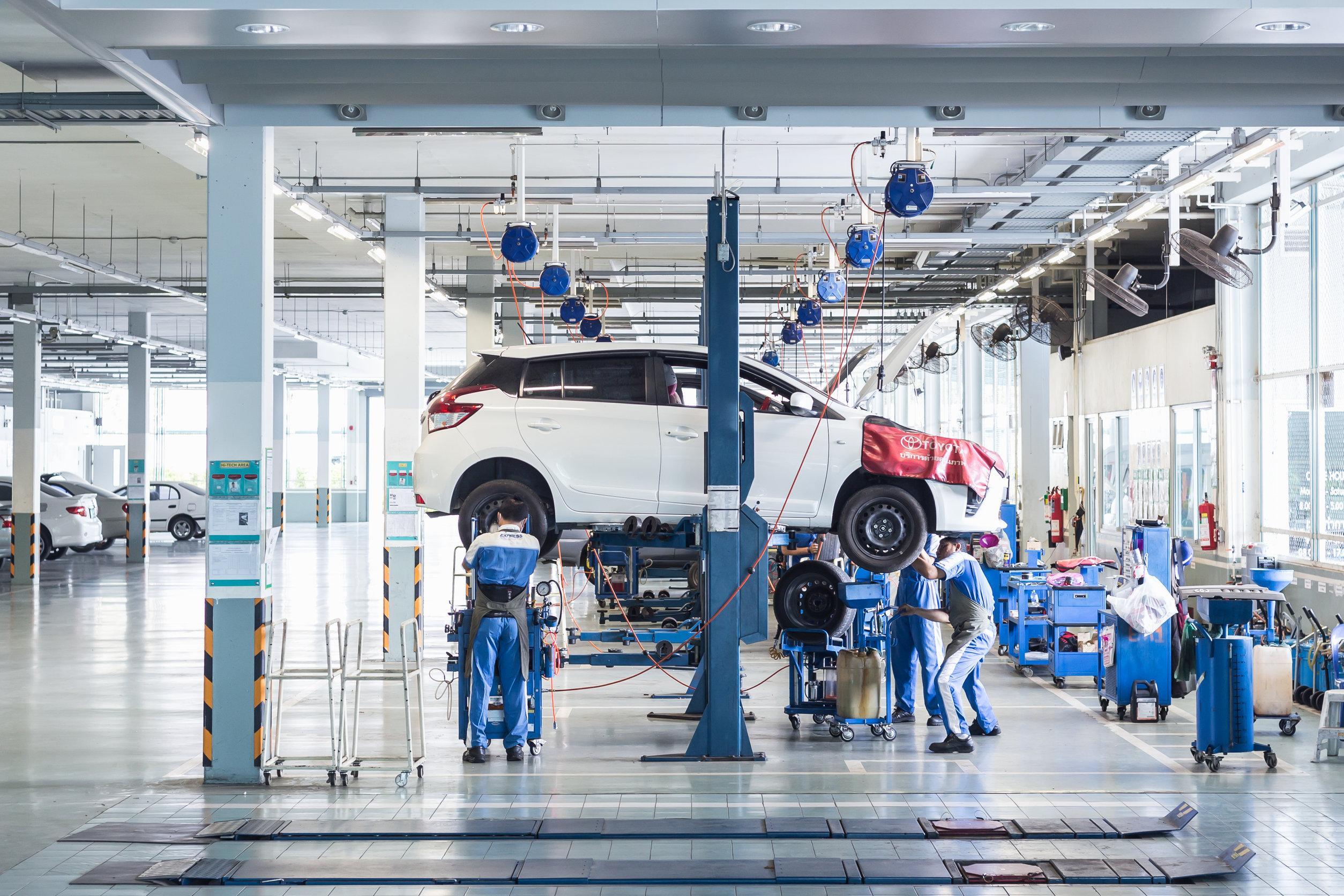Manutenzione auto: dopo 3 anni il 53% non la fa più in concessionaria
