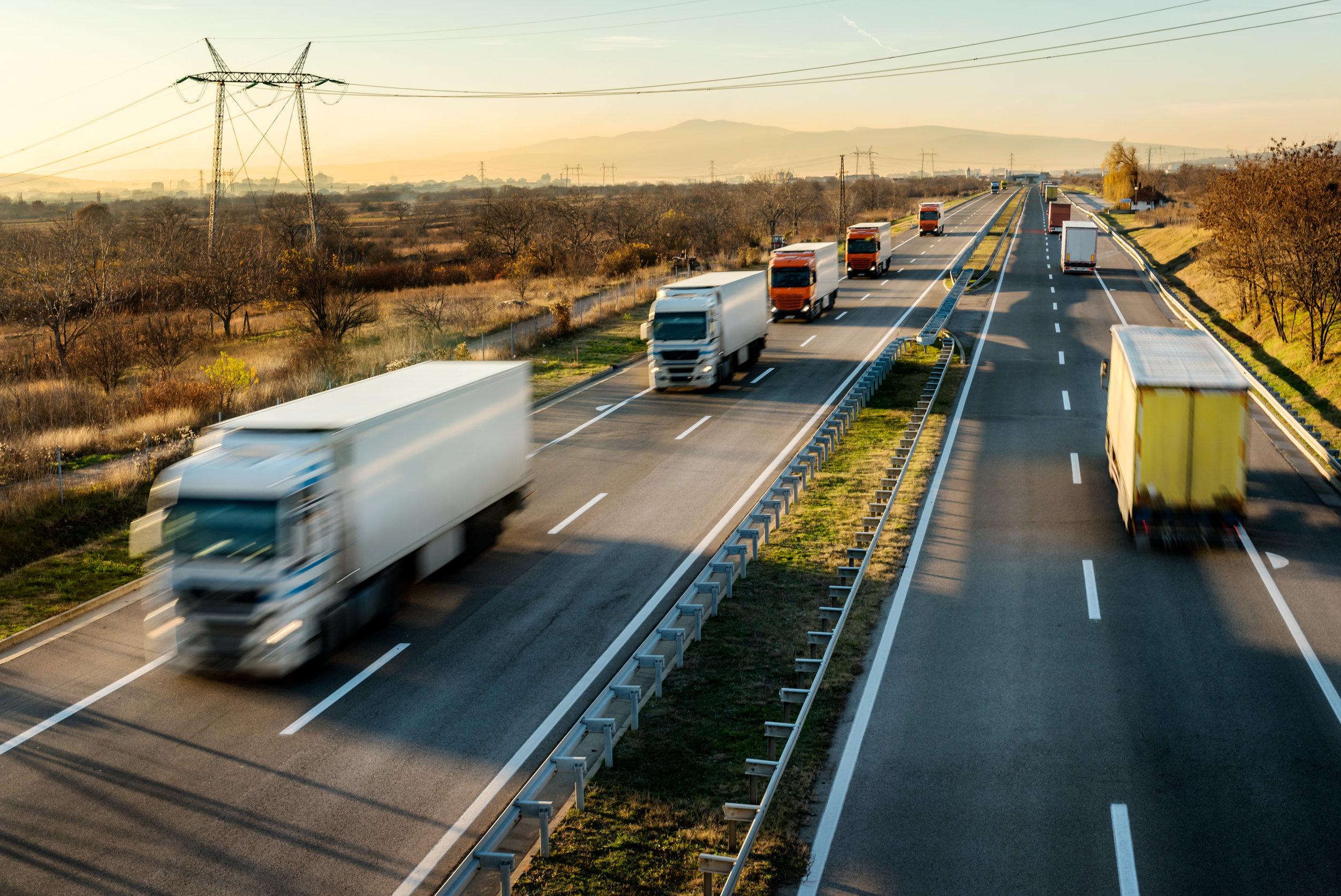 Limiti velocità autocarri: quali sono