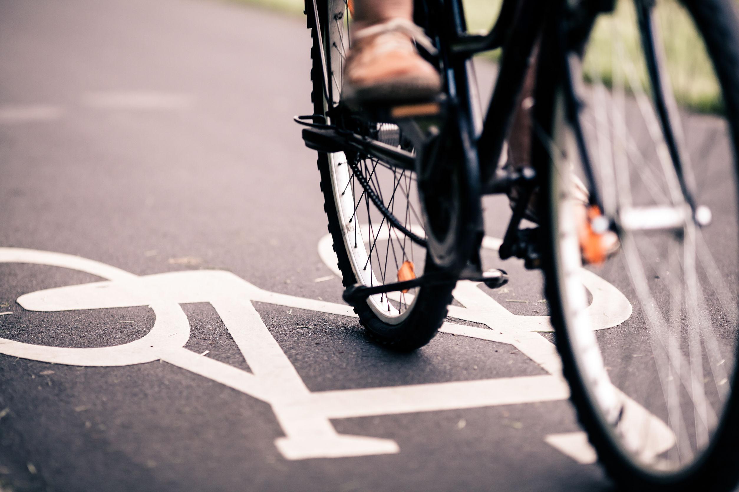 Bicicletta contromano: regole e novità