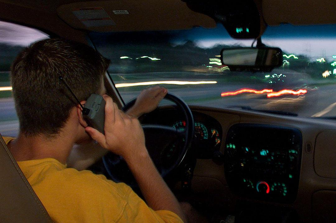 Cellulare alla guida nuove sanzioni