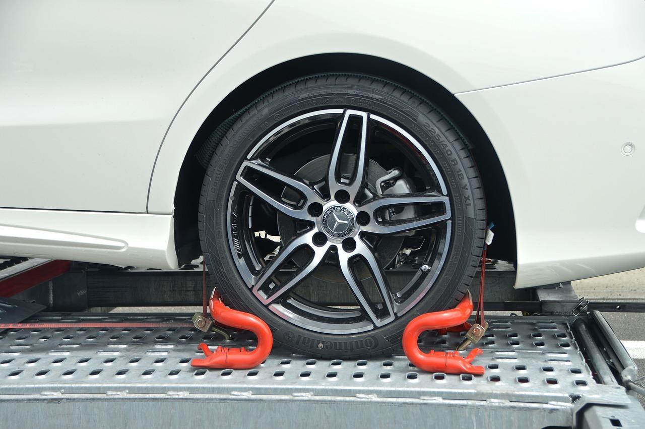 Come trainare auto elettriche e ibride: la guida completa