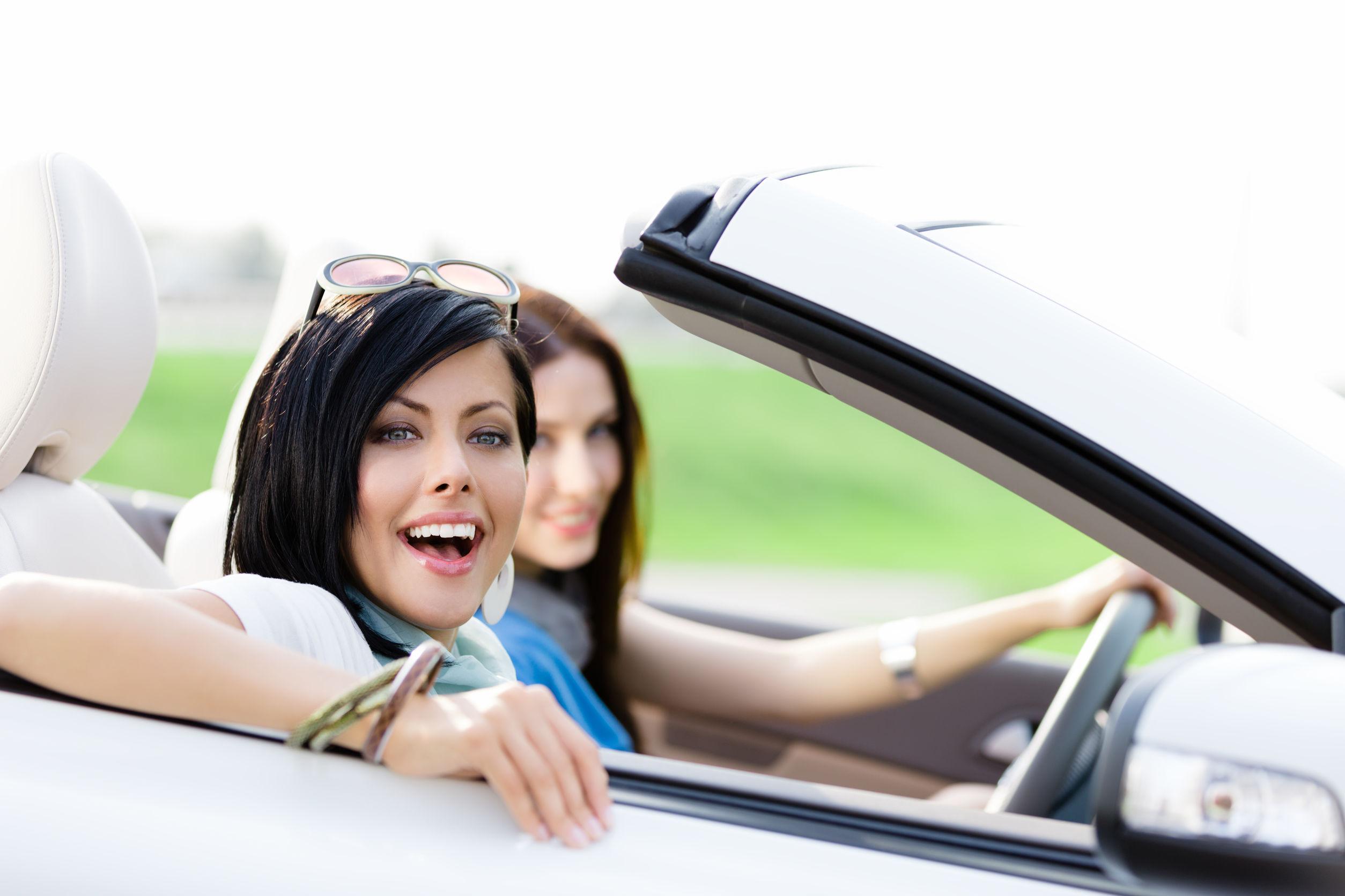 L’auto di proprietà batte lo sharing nelle preferenze dei giovani