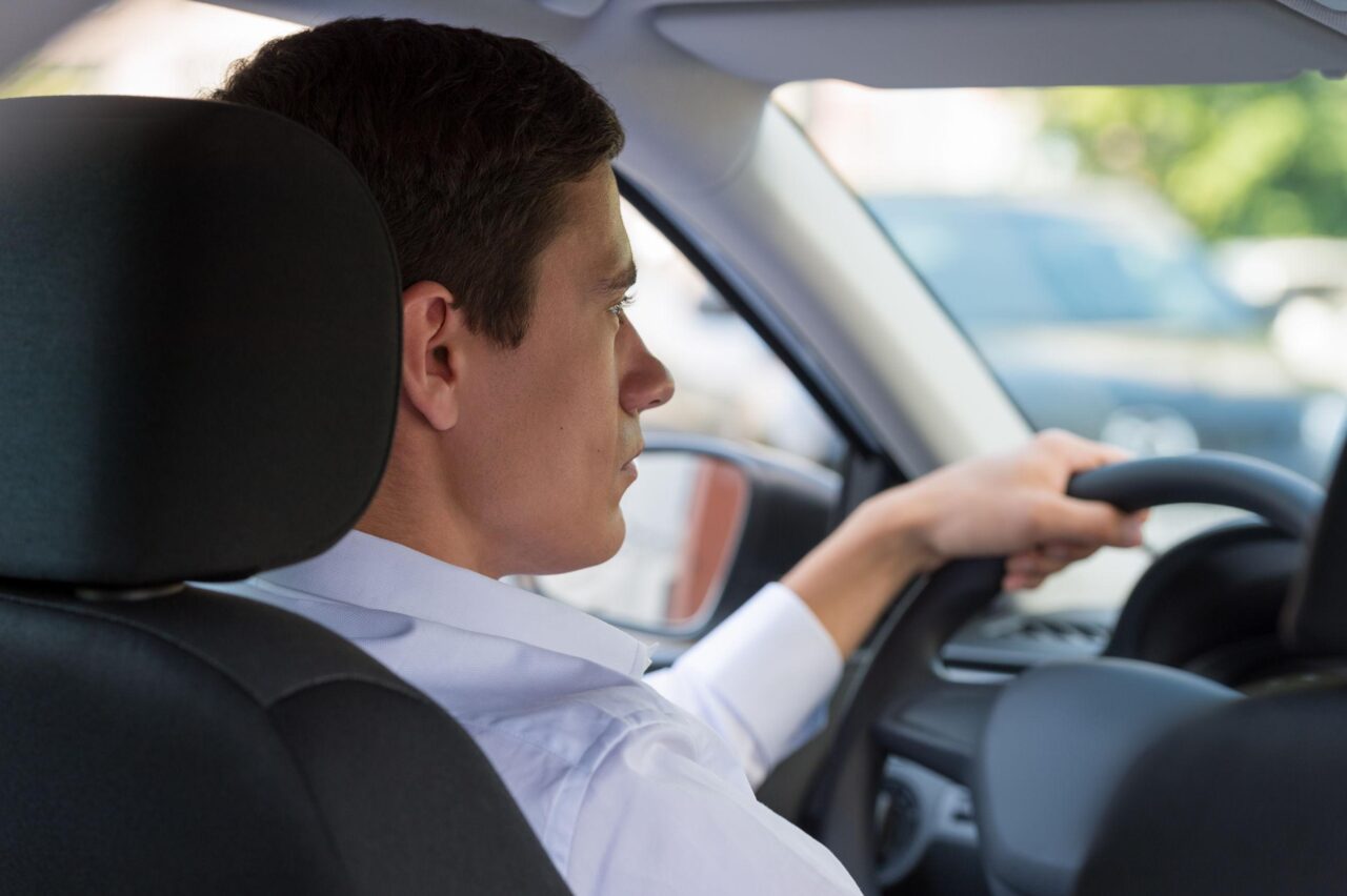 Chi può guidare un’auto intestata a una società?