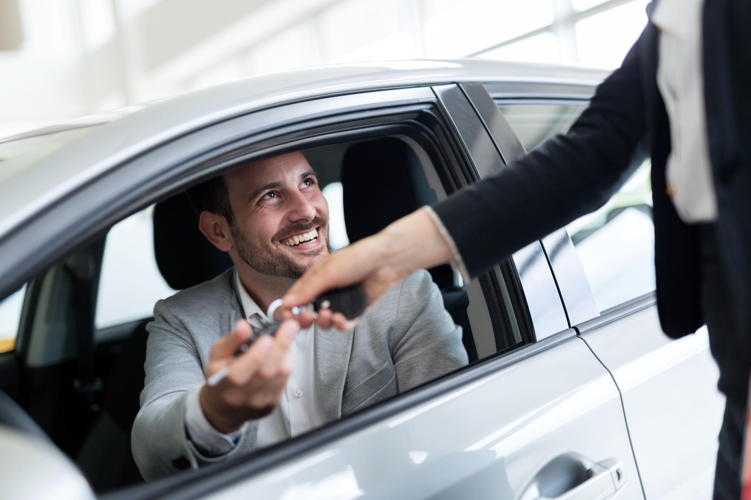 Assicurazione di un’auto a noleggio: quali garanzie utili aggiungere?