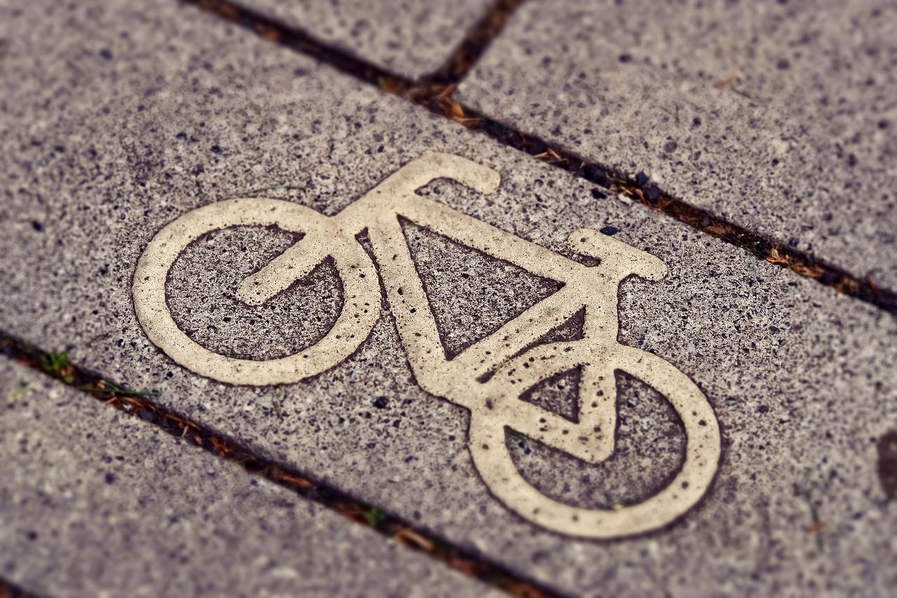 Piste ciclabili ciclisti