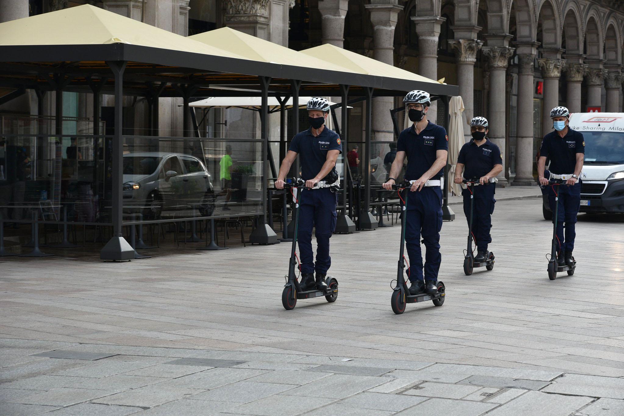 Monopattini elettrici: a Milano li usa anche la polizia locale