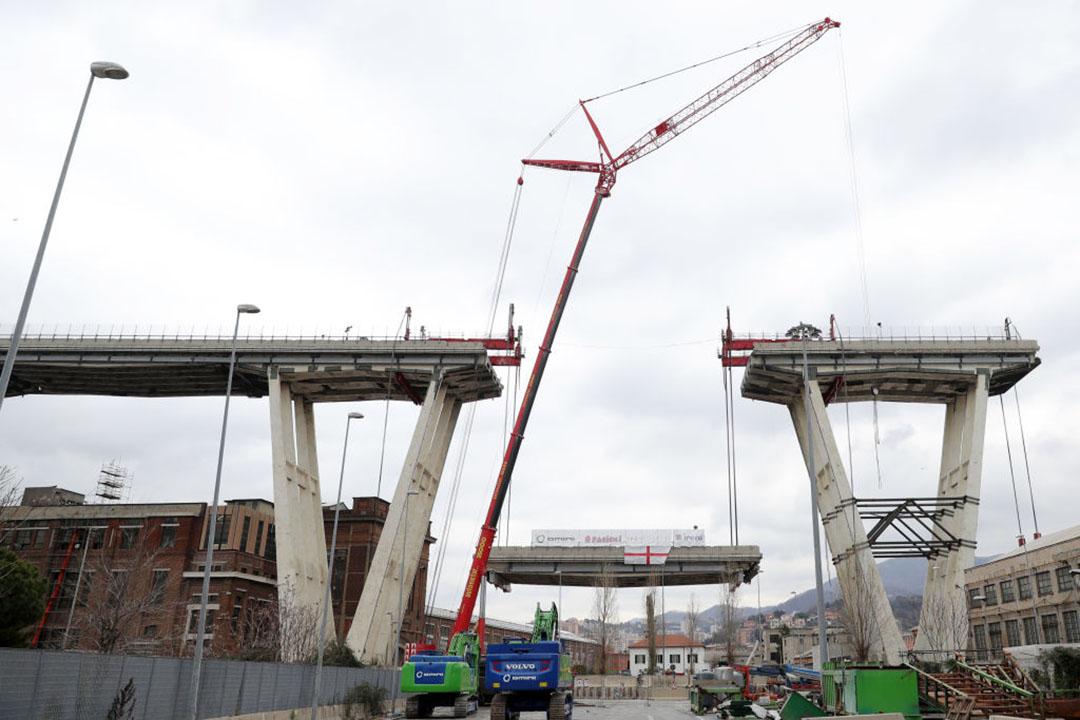 Crollo Ponte Morandi: finti controlli e documenti falsificati