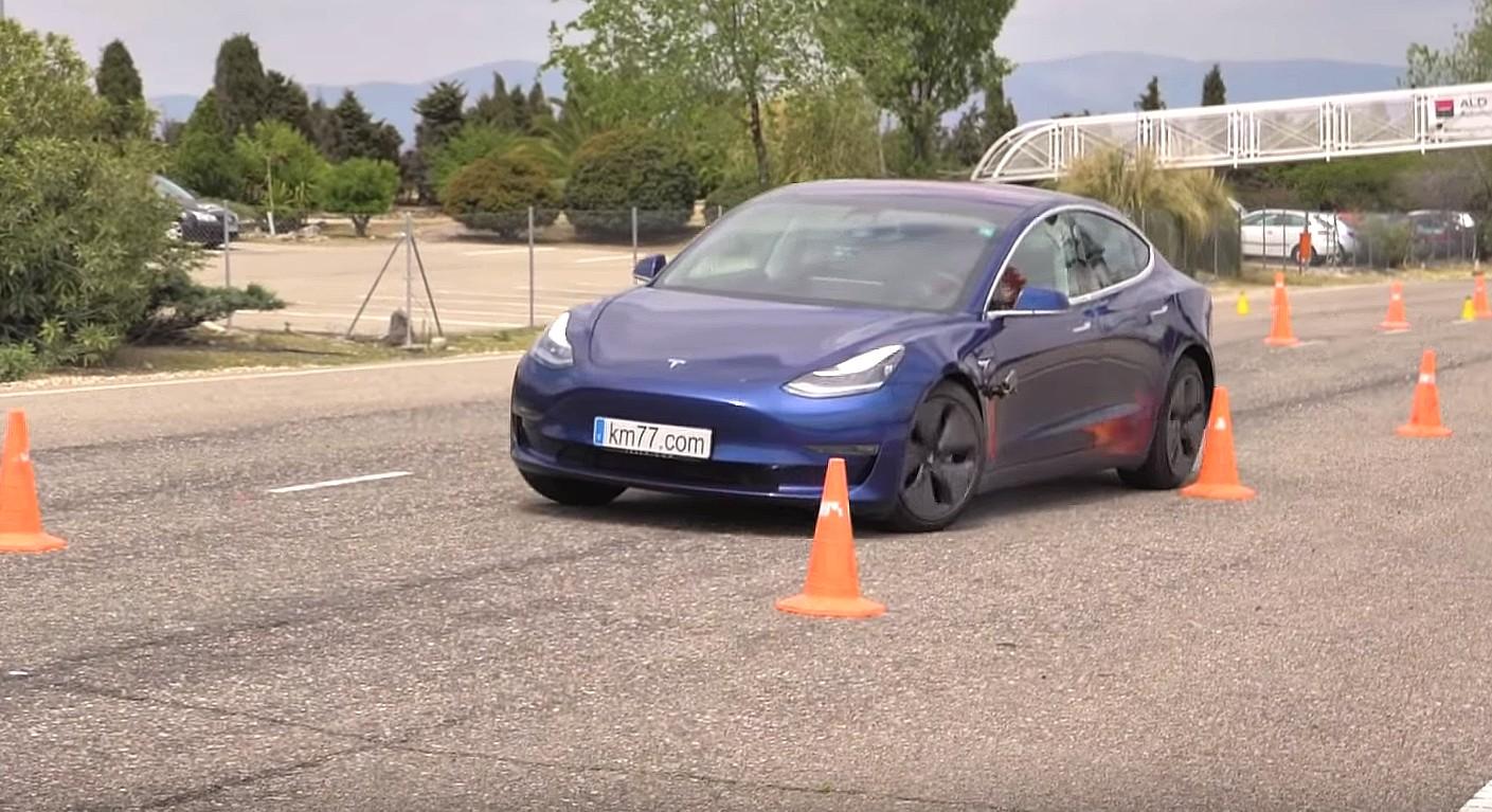 Test dell’Alce Tesla Model 3 2019