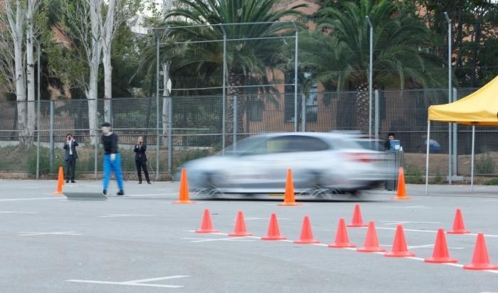 auto-dure-per-i-pedoni-sicurezza-attiva