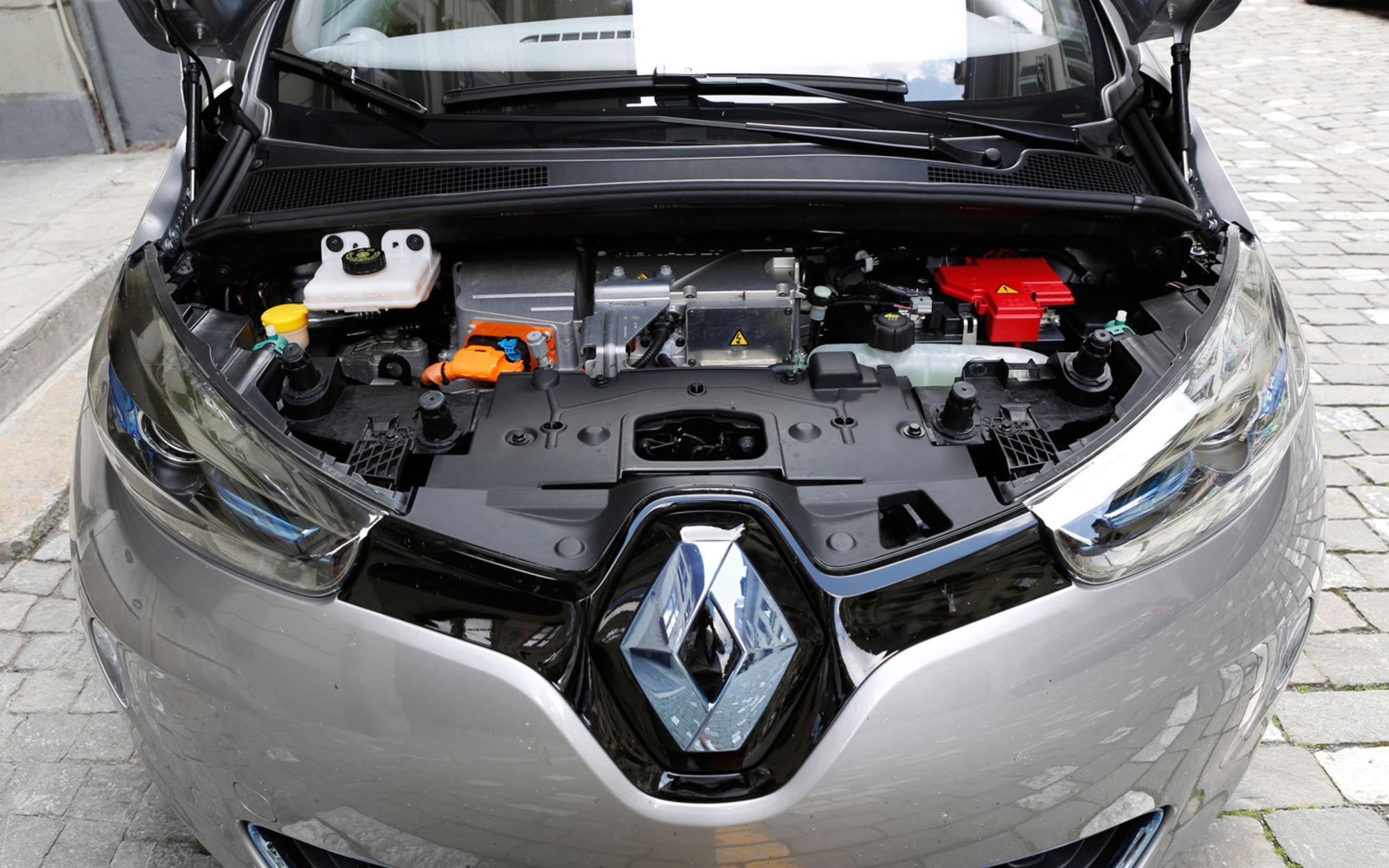 Batteria auto elettrica: garanzia a rischio senza tagliandi regolari