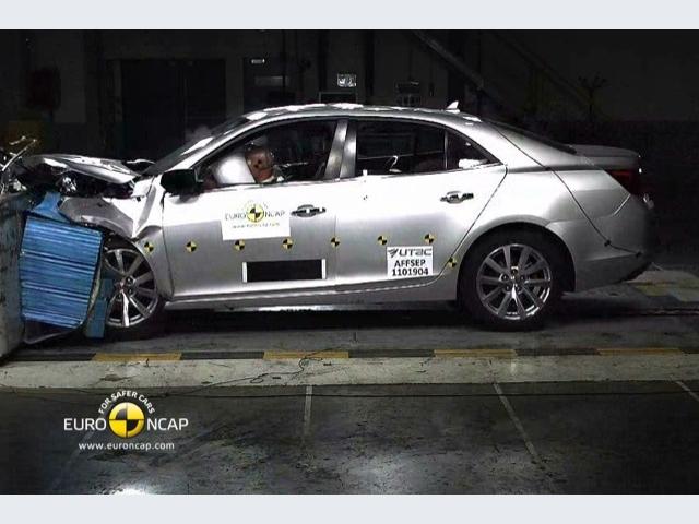 Chevrolet Malibu – impatto frontale