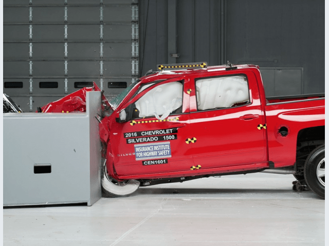 Chevrolet Silverado Crew Cab – Crash test Small overlap IIHS