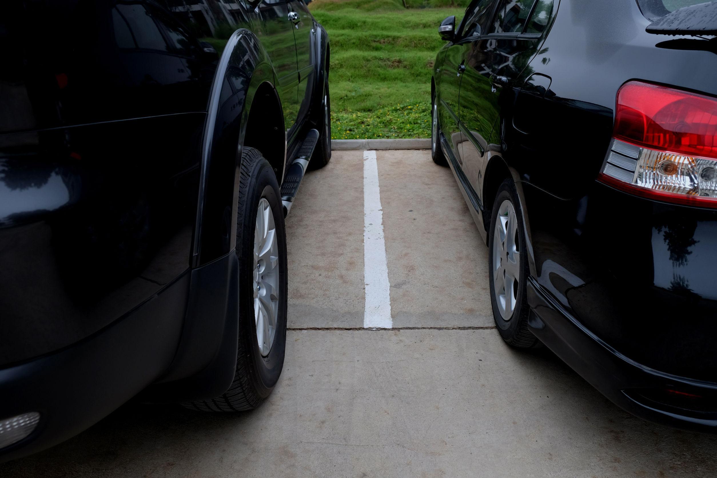 Parcheggio con strisce: come “funzionano” i vari colori?