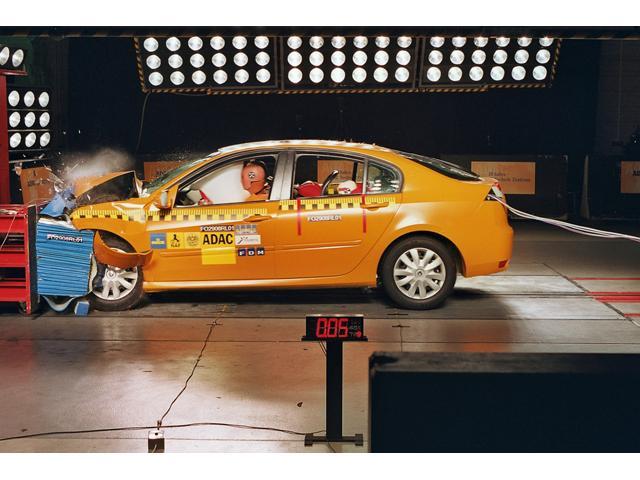 Crash test Laguna a 80 kmh – 01