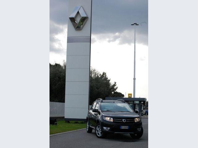 Dacia Sandero – piazzale Renault Italia 2