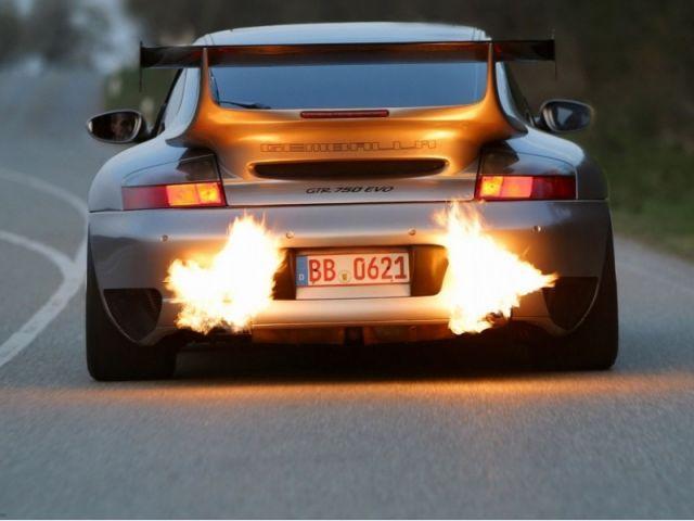 fiamme dallo scarico