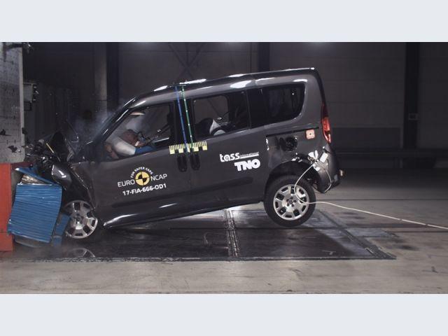 Fiat Doblo – 2017 – Crash test Euro NCAP – Crash test frontale offset