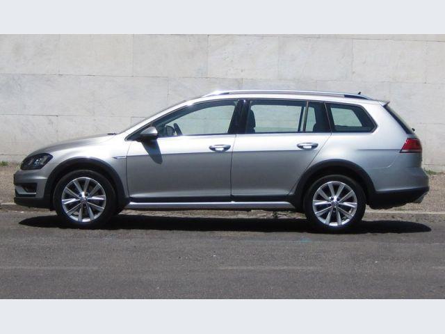 Golf Alltrack – Vista laterale