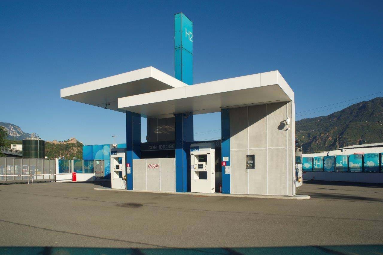 Auto a idrogeno: i nuovi distributori affiancheranno i carburanti tradizionali