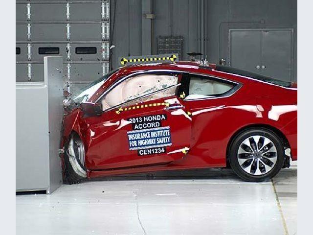 Honda Accord 2 porte – crash test small overlap IIHS
