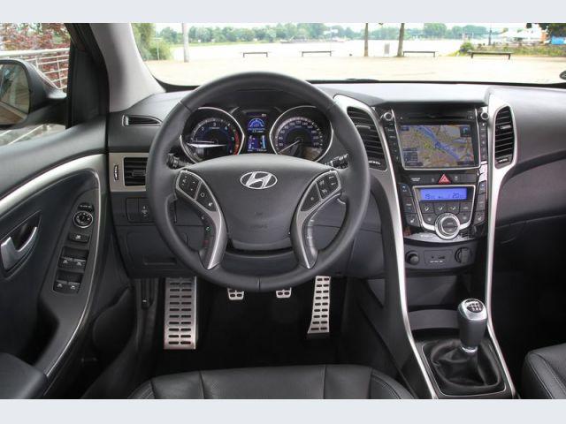 Hyundai i30 Wagon test drive  posto guida
