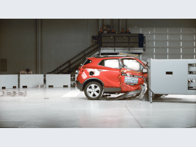 IIHS Small Overlap Crash Test lato passeggero – Crash test Buick Encore