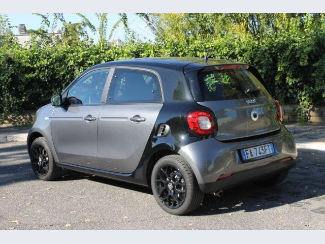 La Forfour vista da dietro