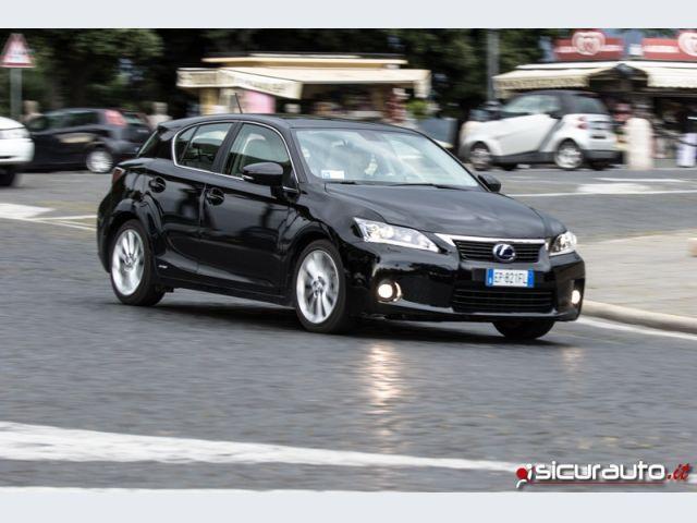 Lexus CT 200h anteriore
