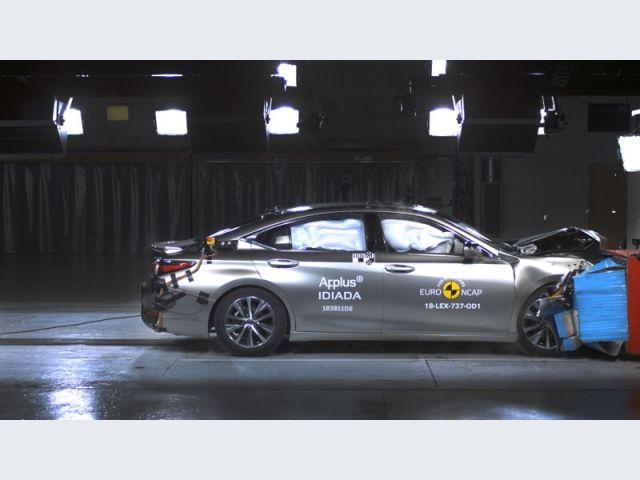 Lexus ES – Crash test Euro NCAP – Crash test offset