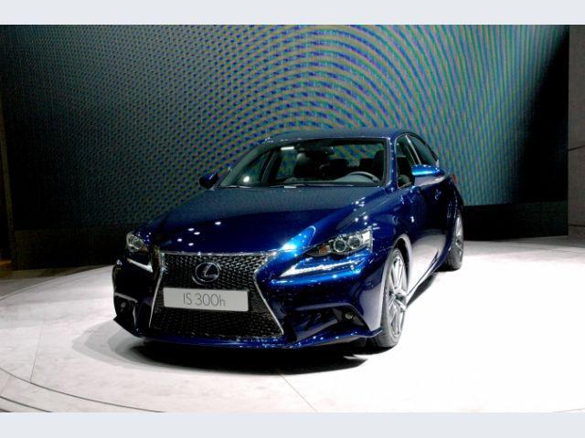 Lexus IS 300 Hybrid (1)